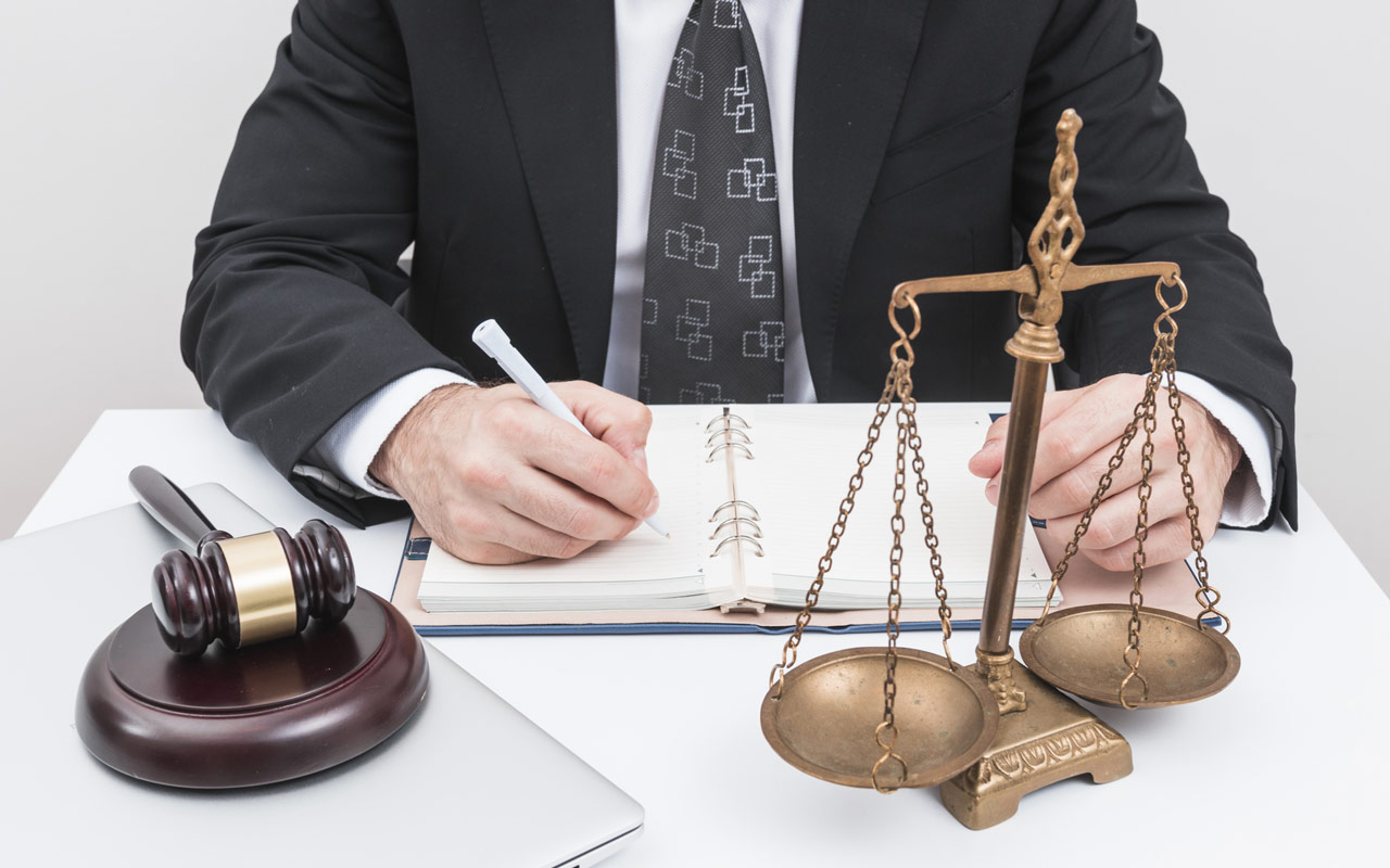 تفاوت وکیل کیفری با وکیل حقوقی